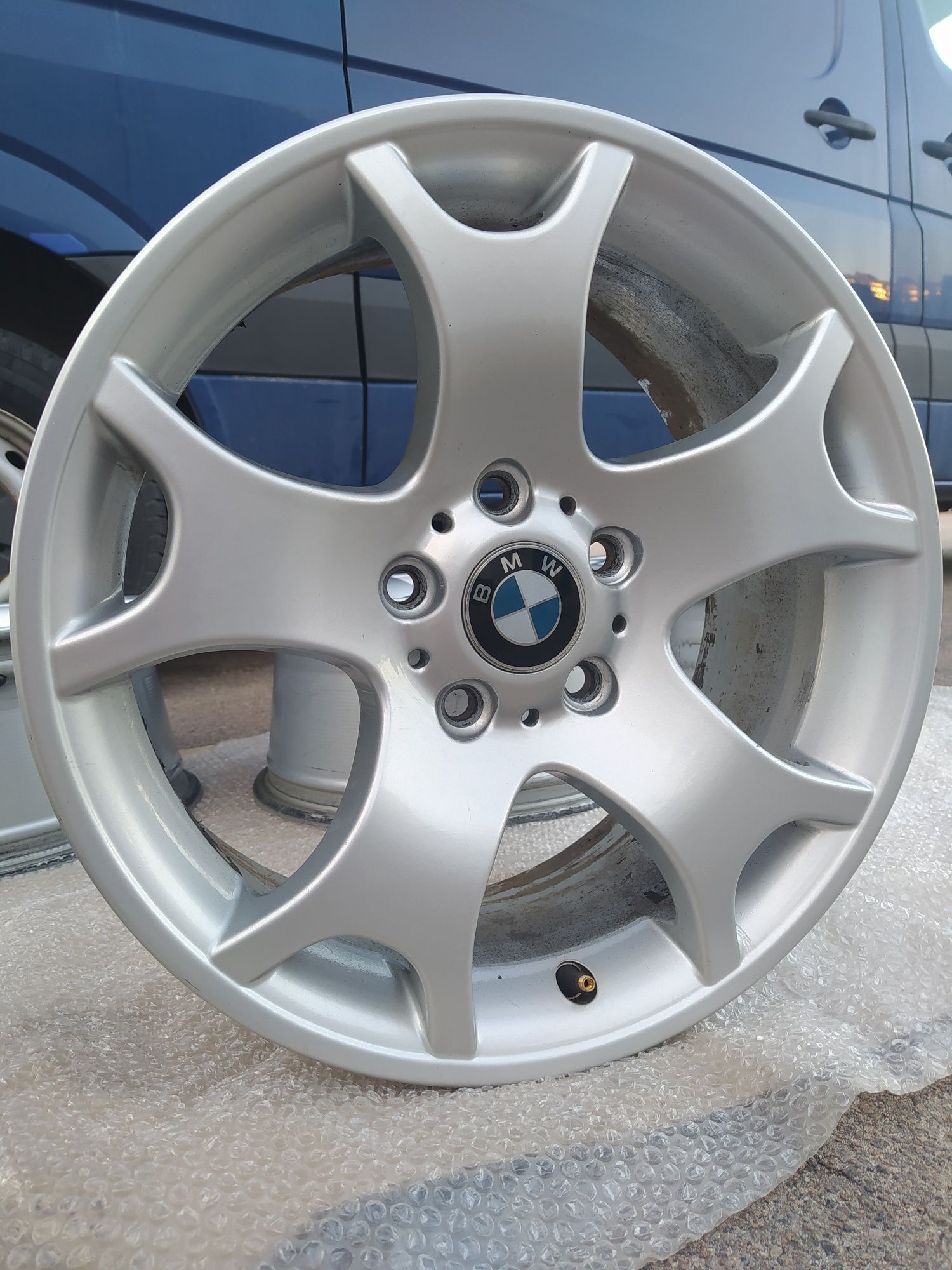 Диски BMW X5 e53 X3 Volkswagen T5 T6 Trafic Vivaro R17(5*120)et40