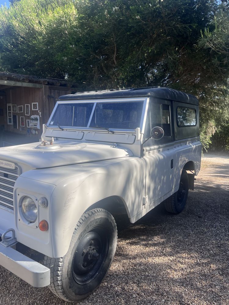 Land Rover Clássico p/ Casamentos e Eventos – Série III