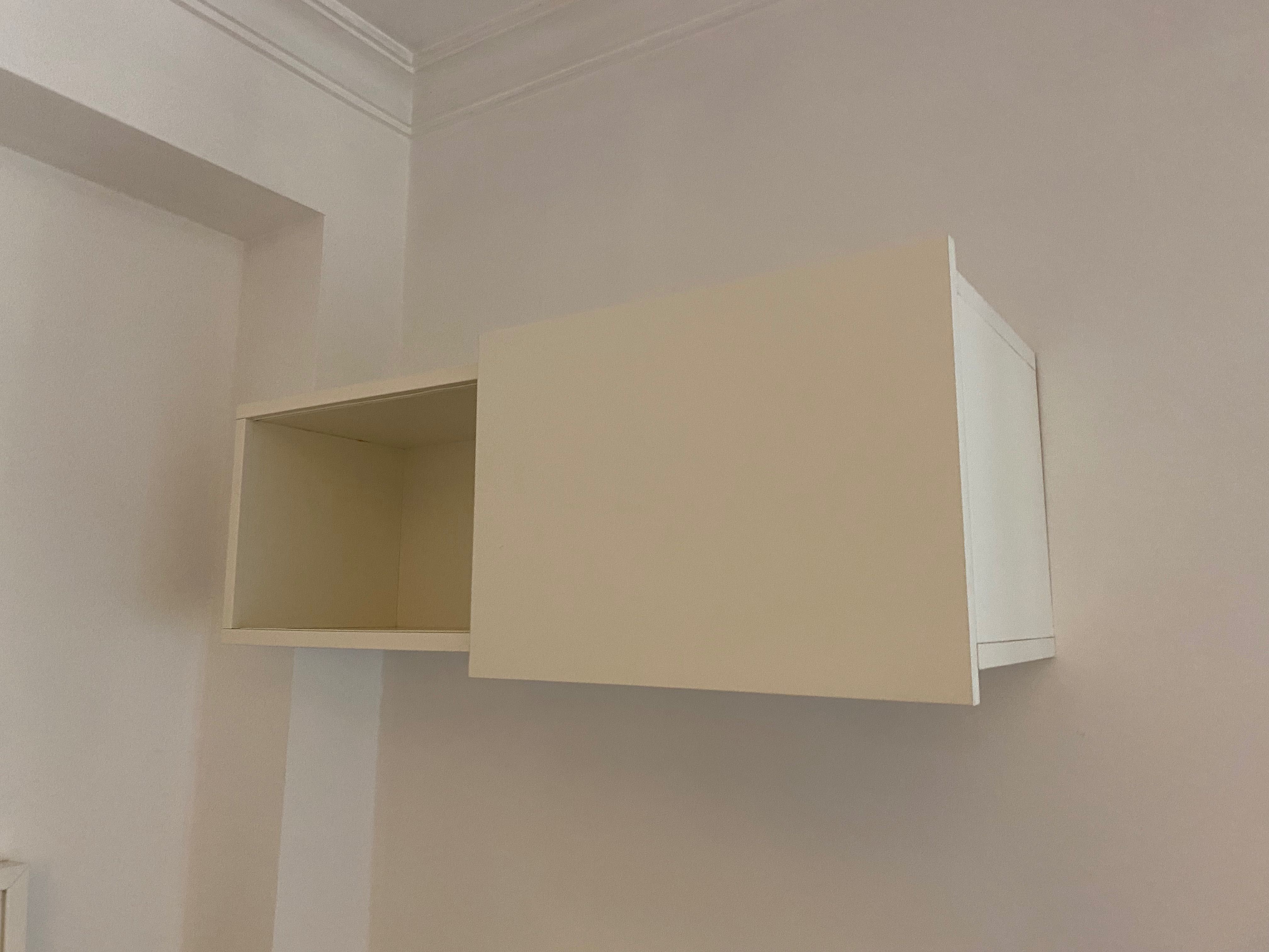 Prateleira de parede c/porta (35€)