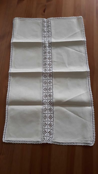 Naperon em linho e crochet