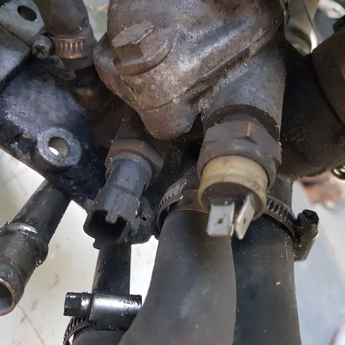 pompa wody obudowa termostatu ducato boxer jumper iveco 2.8 2.5 99r