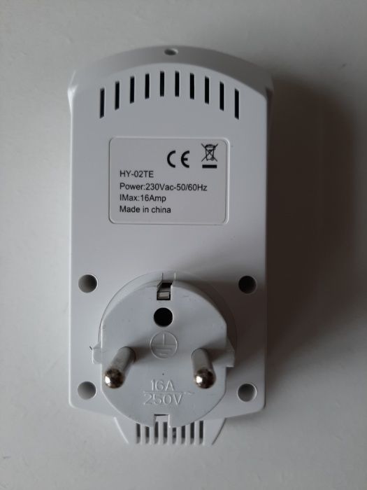 Termostat, sterownik systemów ogrzewania lub nawiewu/chłodzenia- 230V