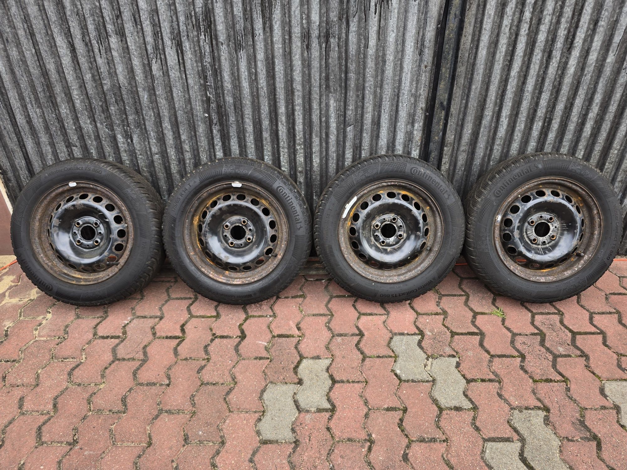 Felgi z oponami 175/65R14 Fiat Panda 4x98 Punto Seicento 500 Doblo Ka