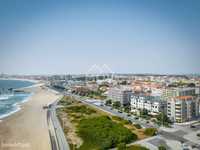 Apartamento T2 na 1ª linha de mar