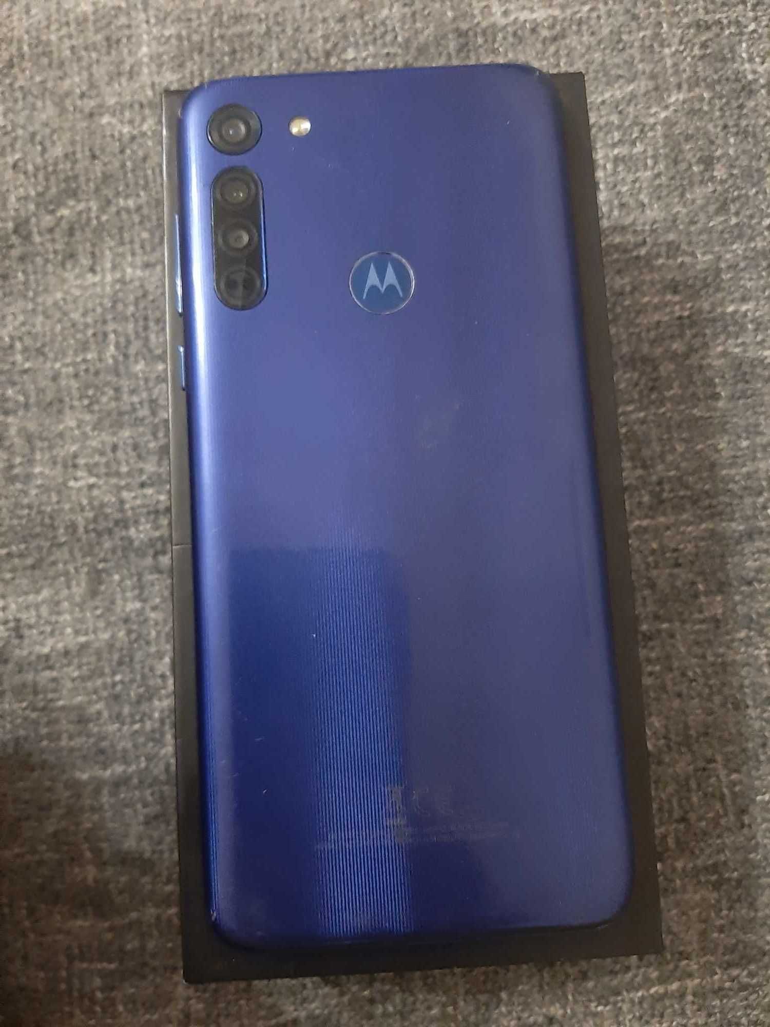 Motorola G8 XT2045-2 4/64 gb uszkodzony Moto G 8