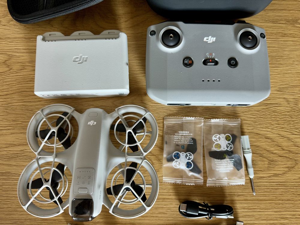 Dron DJI Neo Fly More Combo