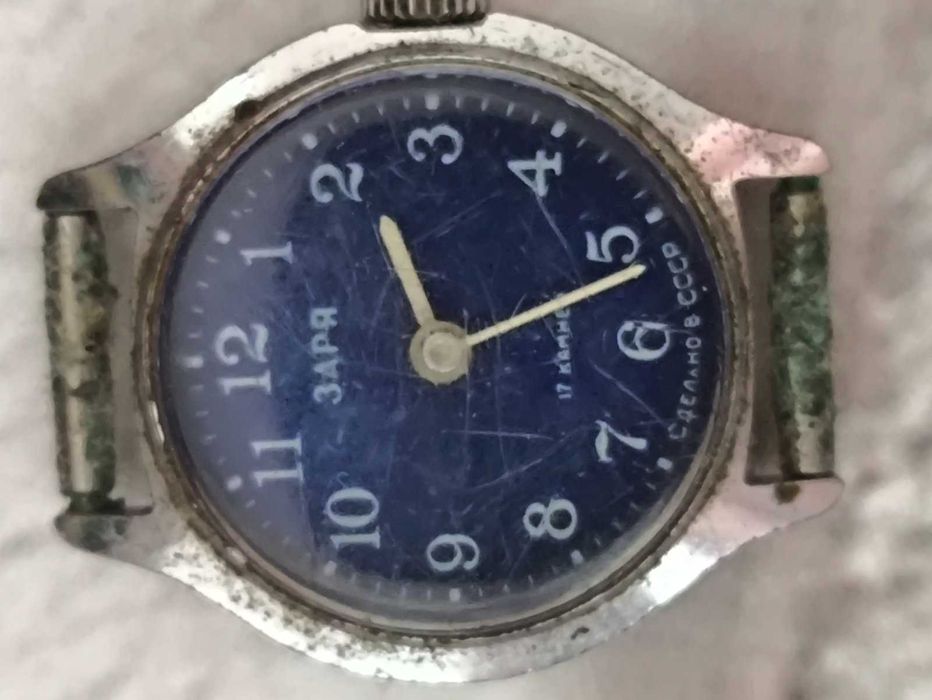 Антикваріат наручний годинник ЗАРЯ 17 каменів