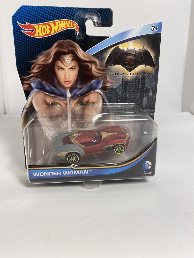 Hot Wheels- Batman vs Superman- Wonder Woman