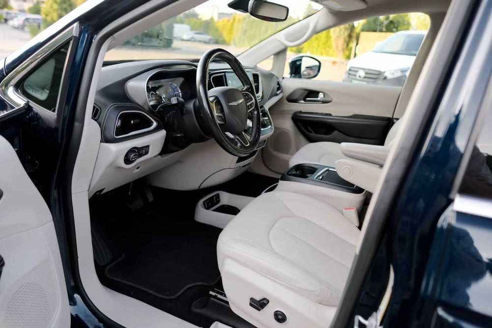 Chrysler Pacifica 3.6 V6 Hybrid Plug-in RADARkamery360°możliwośćVAT23%