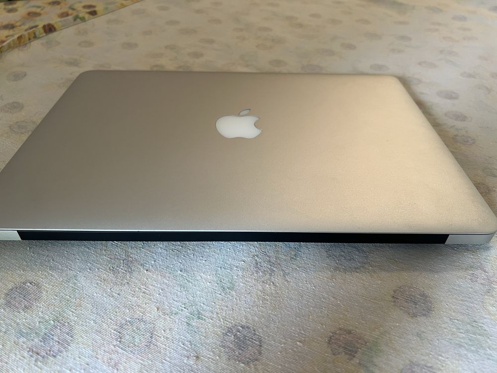 MacBook Air 13” (2014) - i5 | 4GB RAM | SSD Rápido | Bom Estado