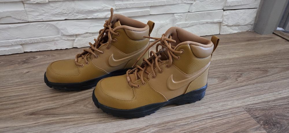 Sneakersy wysokie NIKE roz. 38 nowe.