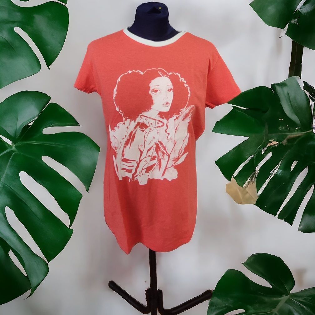 Nowy koralowy t-shirt damski z nadrukiem rozmiar L 40