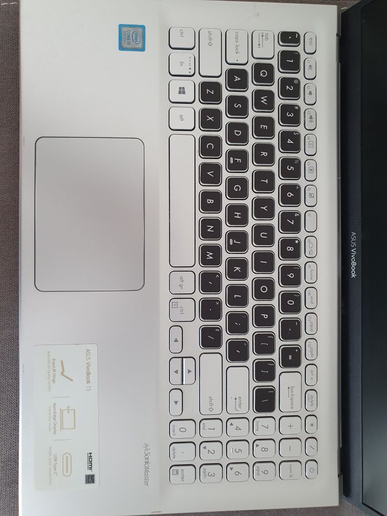 ASUS VivoBook 15 R564UA i5-8250U 8GB 256SSD Win10
