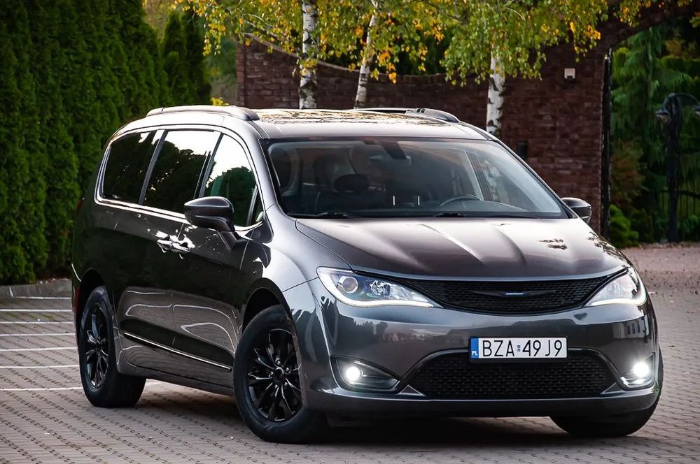Chrysler Pacifica Chrysler Pacifica Touring-L rok produkcji 2017 przebieg 120 tys.