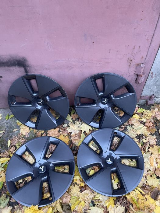 Tesla model 3 ковпаки 18 1044271-00-c