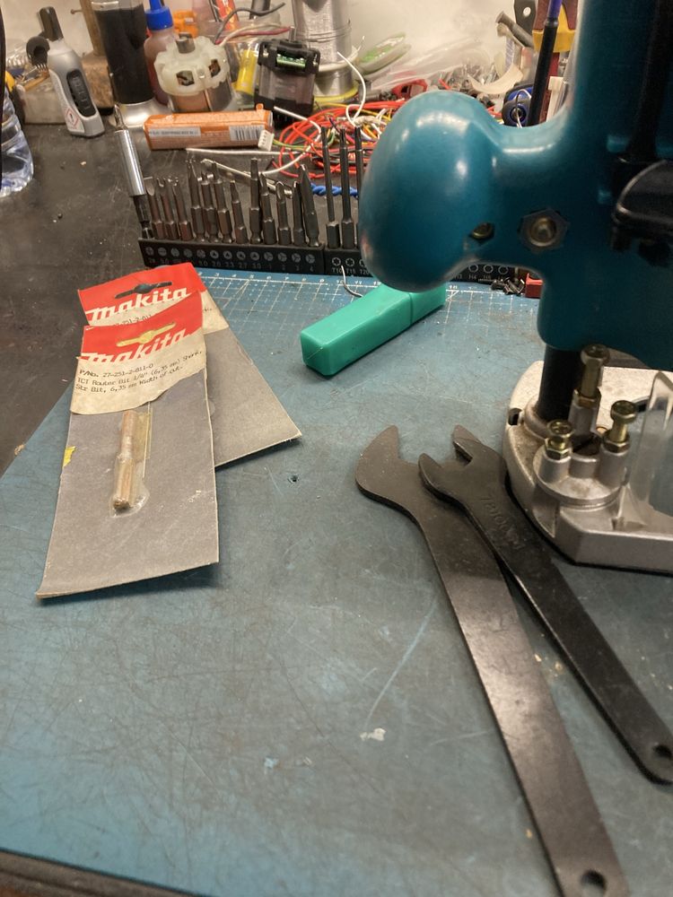 Fresadora/tupia Makita router 860w