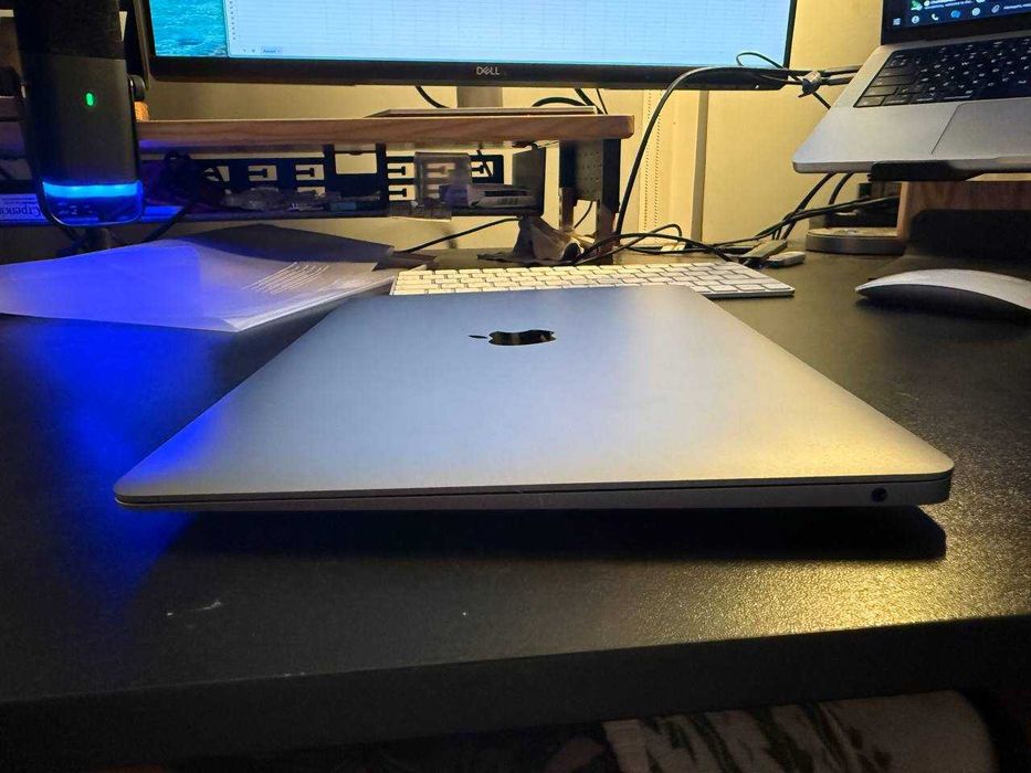 MacBook Air 13 2020 [2022] [M1 16GB RAM 256GB SSD] | Гарний Стан