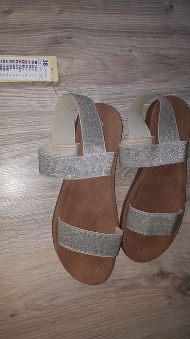 Nowe Sandały damskie