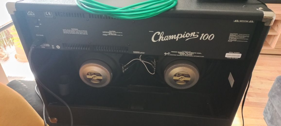 Wzmacniacz Fender Champion 100 W.FootSwitch,Pokrowiec Fender.