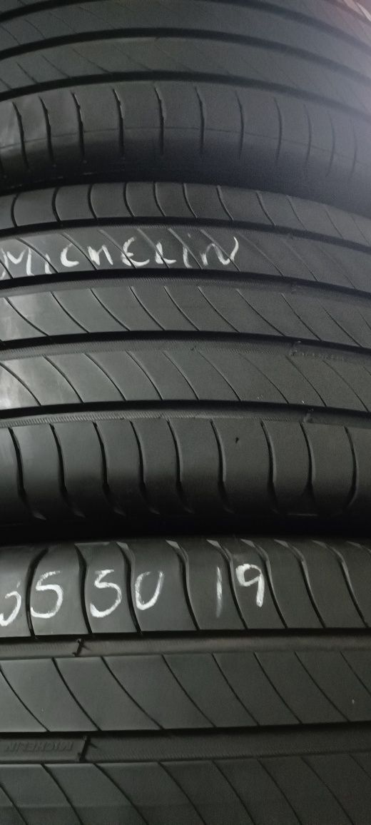Pneus  235/50/19