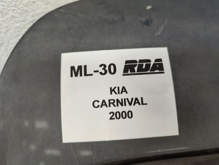 ML30 Mala Kia Carnival De 2000