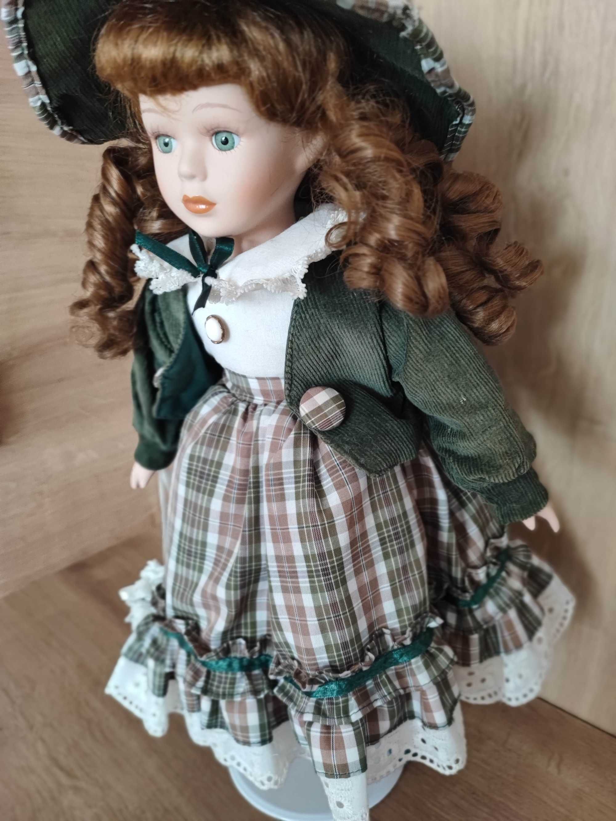 LEONARDO COLLECTION nr 81  GRAWER (collectible porcelain doll)