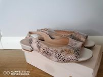 Sandały beżowe wkl. Skórzana