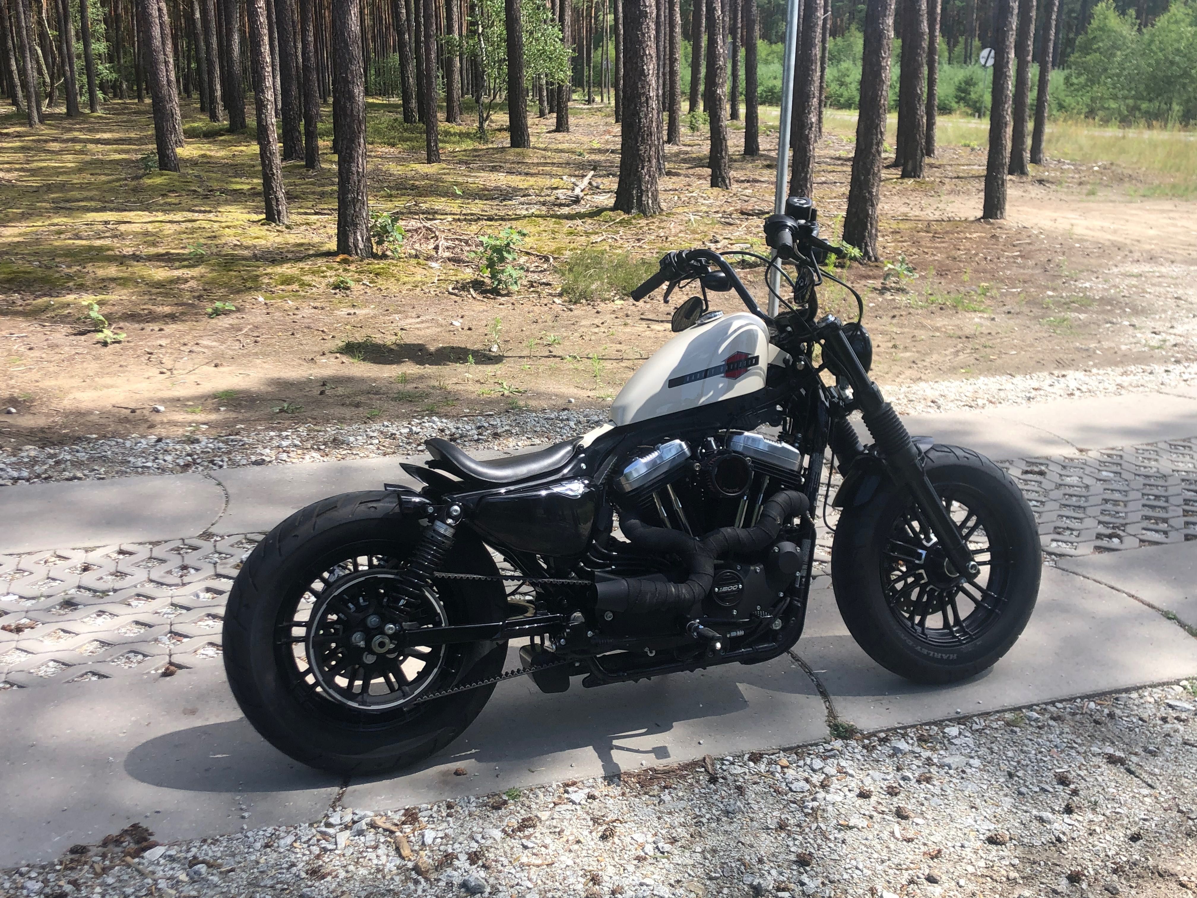 Harley-Davidson Sportster XL1200 Forty-eight Custom