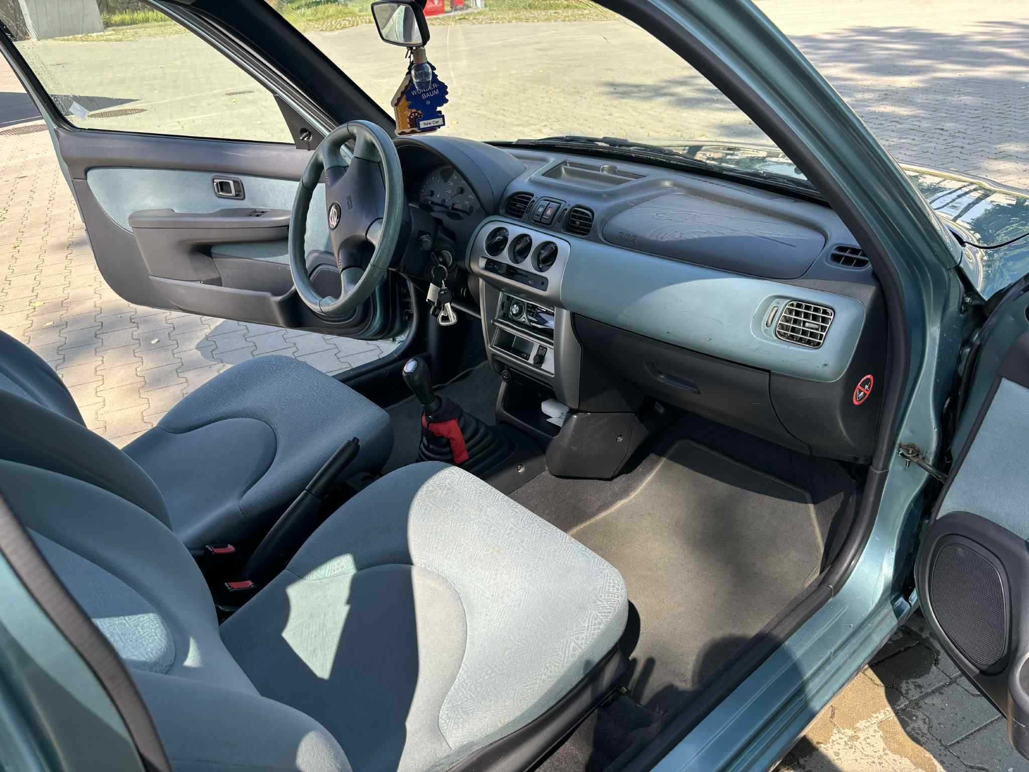 Nissan Micra k11 2001r