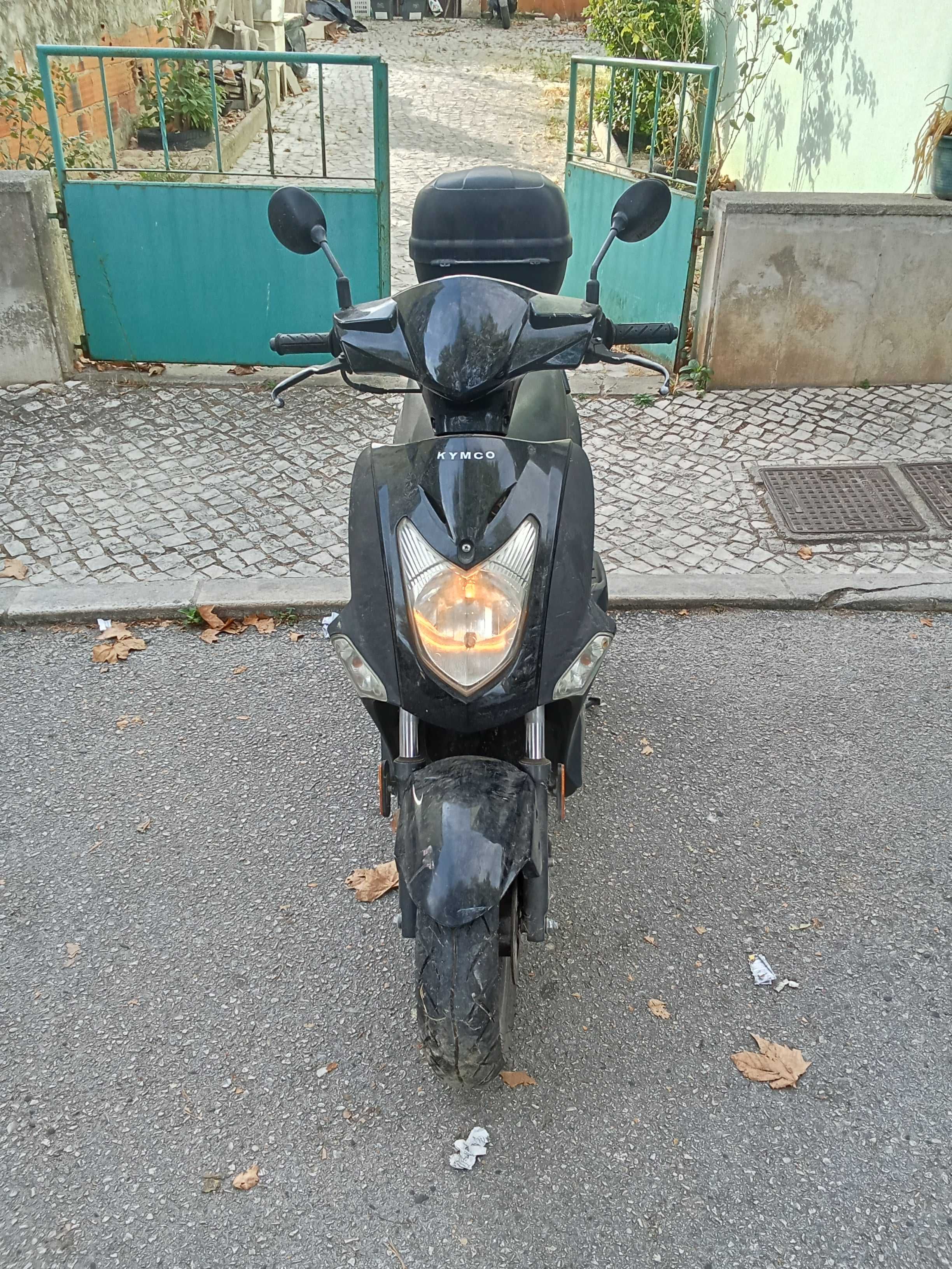 Mota Kynco 50cc em bom estado