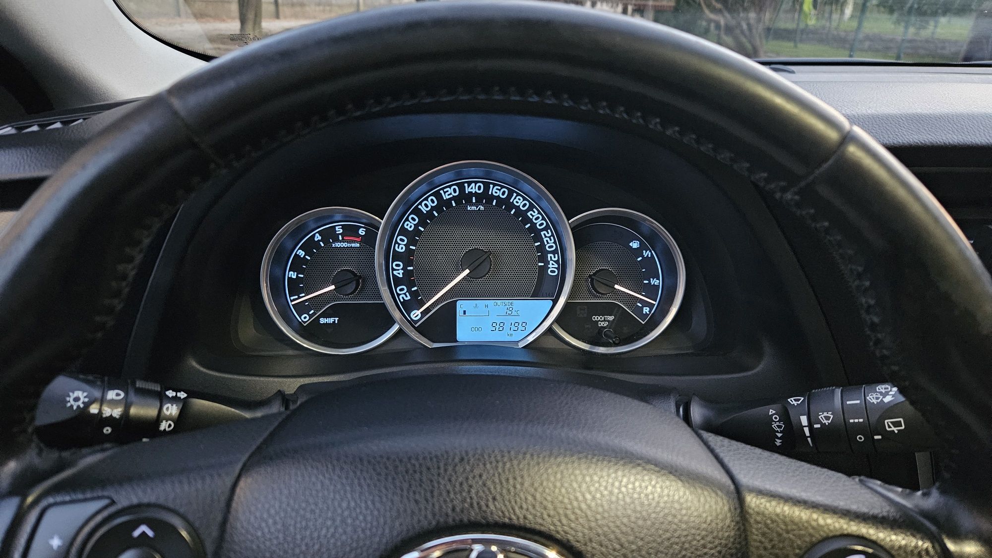 Toyota auris 1.4  touring  98 mil km original diesel