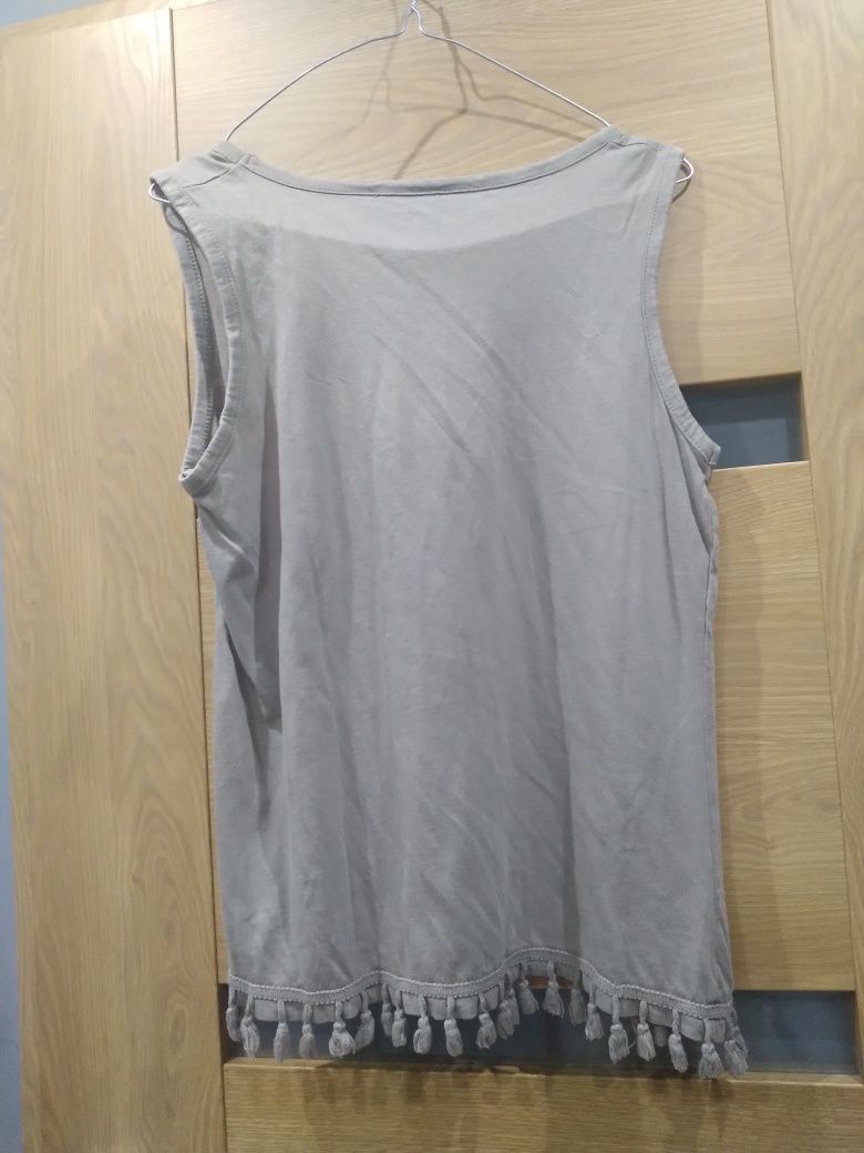Fajna koszulka na lato biust 90/110cm rozmiar M