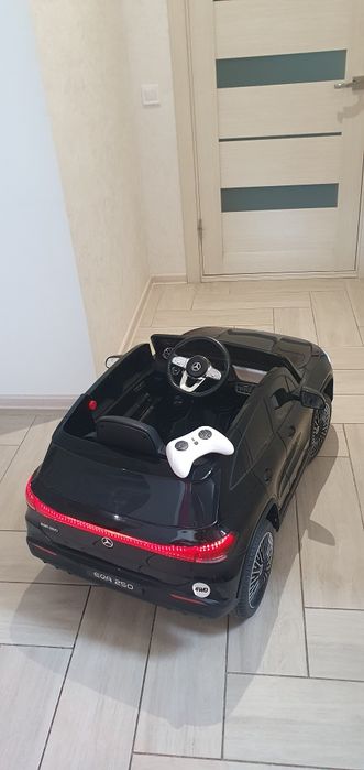 Детский электромобиль Mercedes eqa 250