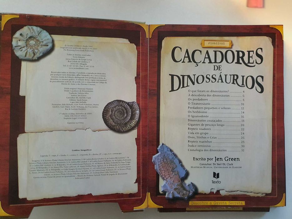 Livro Caçadores de Dinossáurios