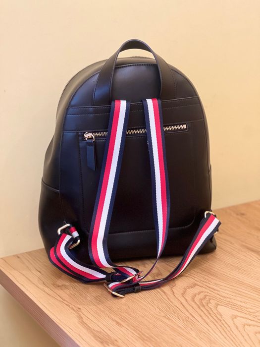 Чорний рюкзак Tommy Hilfiger