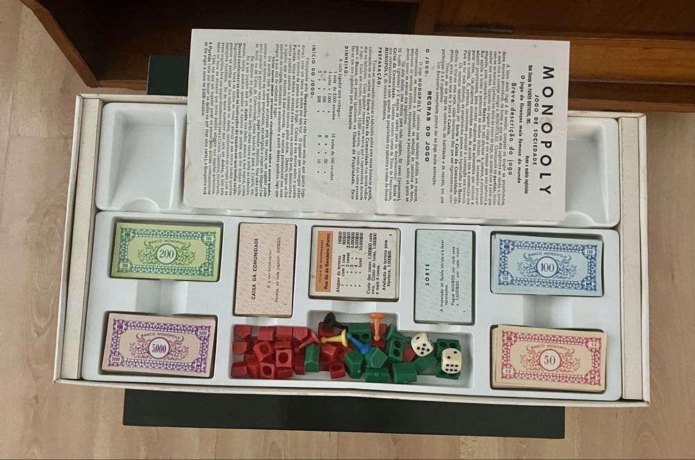 Vendo jogo tabuleiro Monopoly