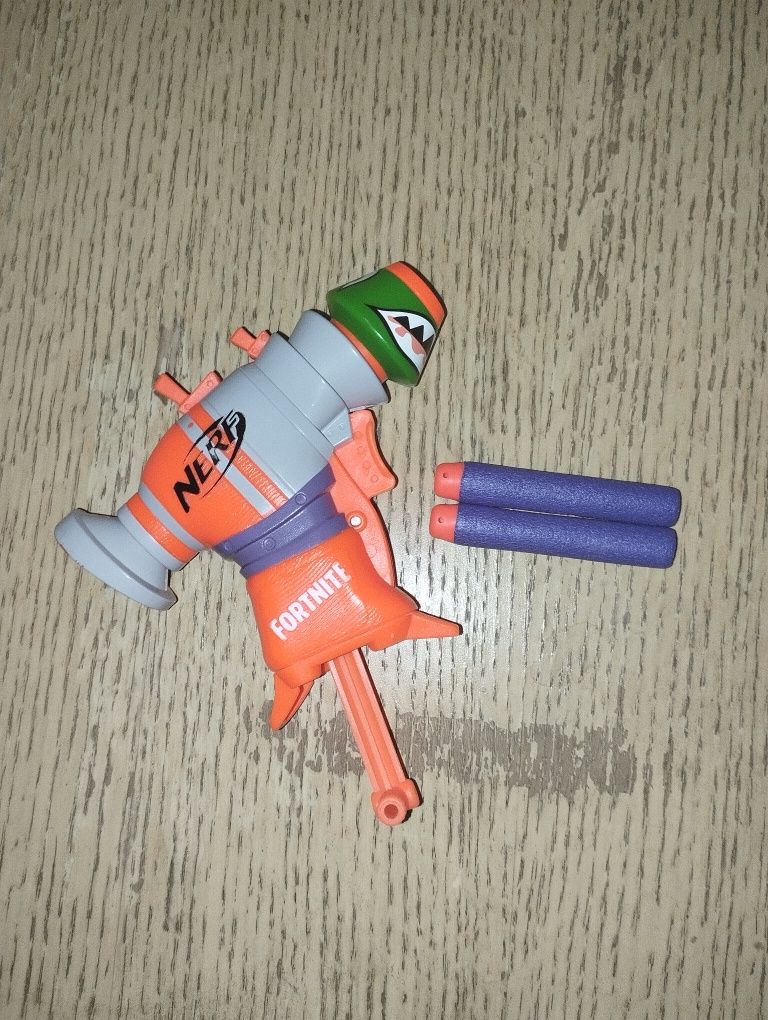 Бластер "NERF" з поролоновими кулями FORTNI1TE