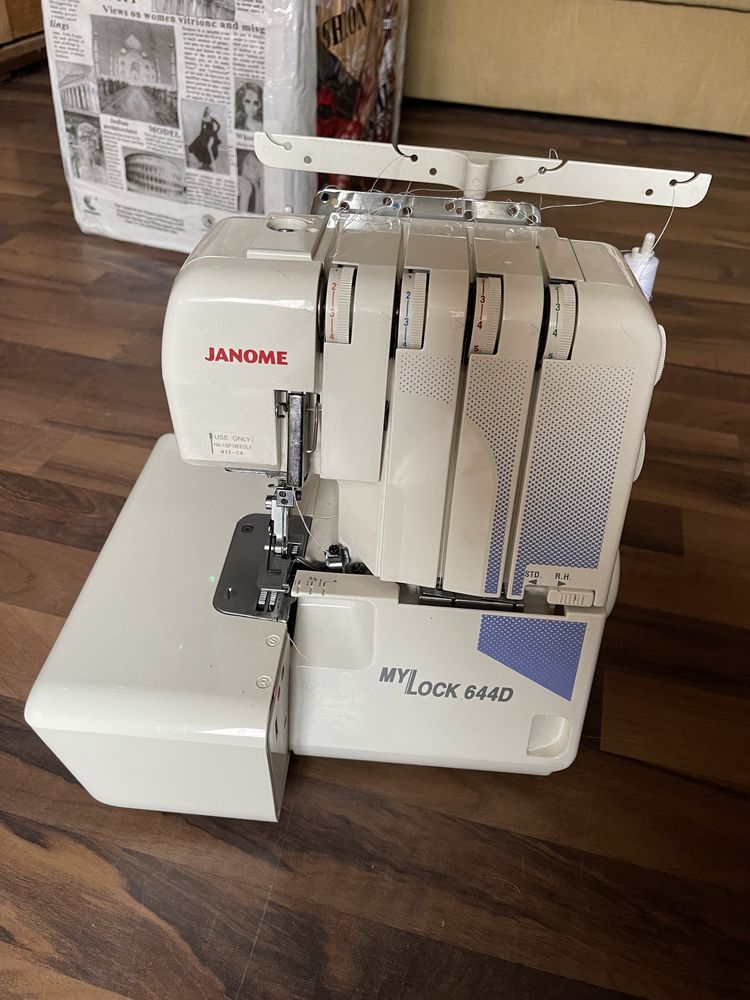Оверлок Janome 644D б/у