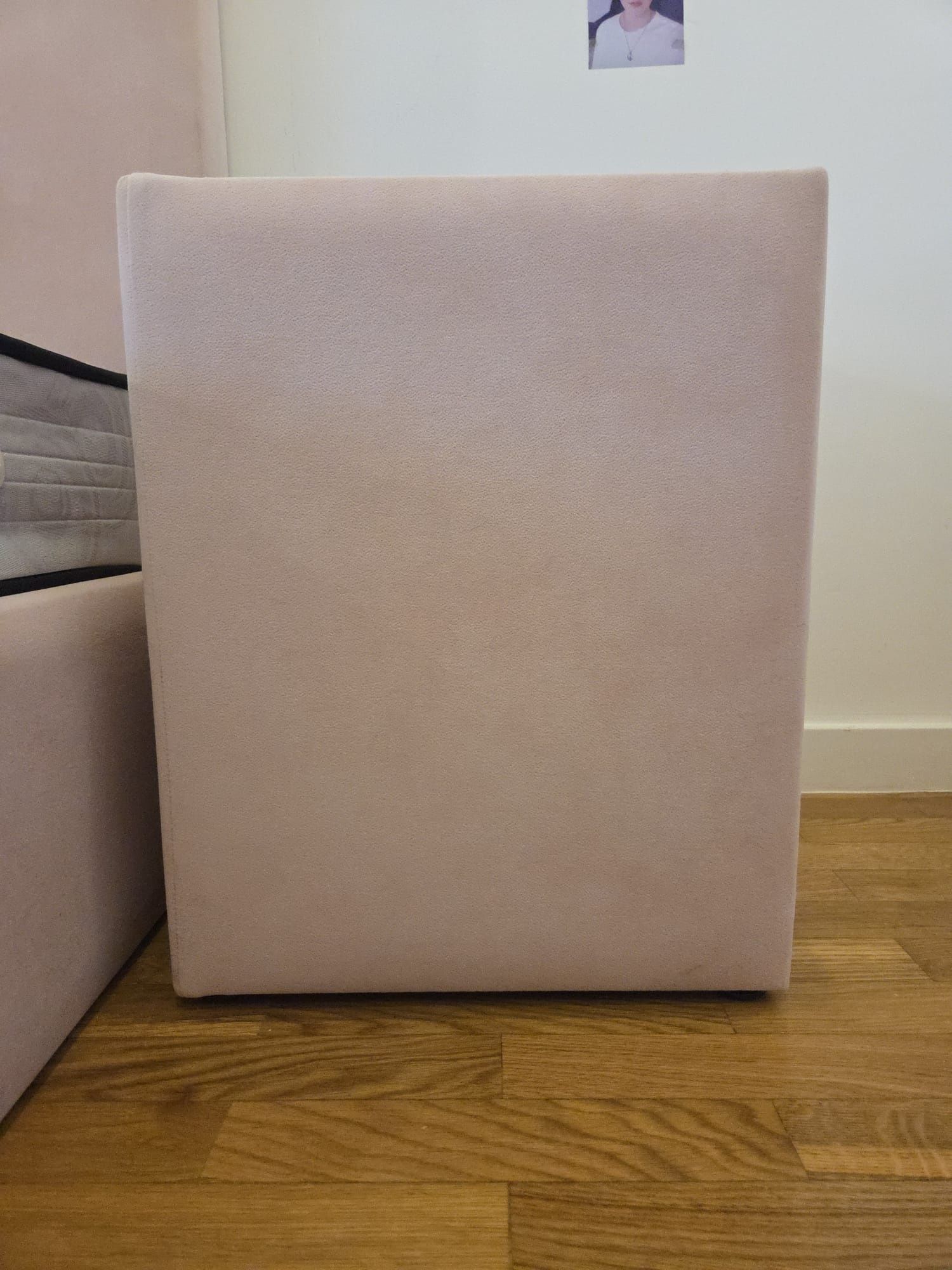 Conjunto de cama e mesa de cabeceira