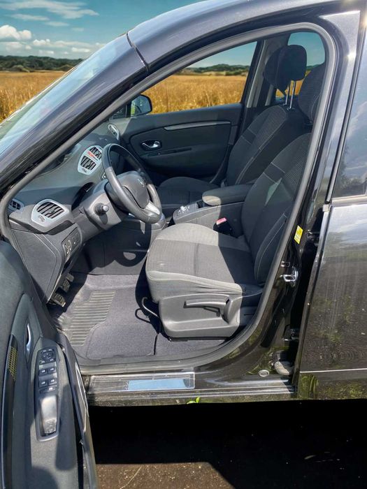 Оренда авто  Renault Scénic 1.4 TCe  – бензин, універсал