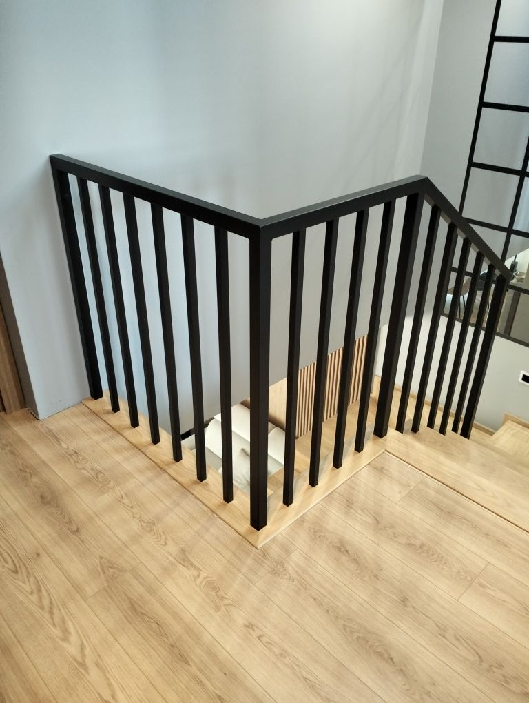 Schody loftowe stal + dąb/jesion | Projekt-Stal | Pomiar + montaż
