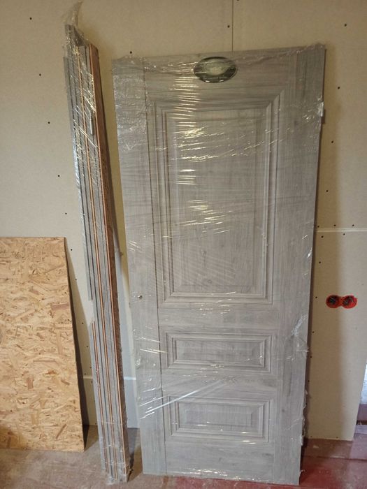 Комплект дверей (двері, коробка, обналічка) 200х80см.