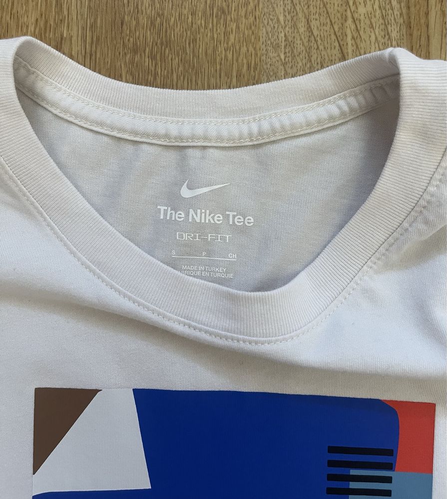 Nike Dri-Fit A.I.R. Hola Lou Beige мужская футболка
