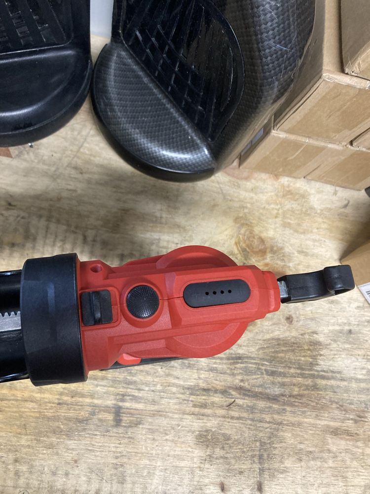 Pistola de silicone a bateria 20v