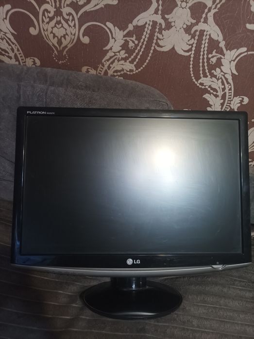 Монітор LG Flatron W2252TE