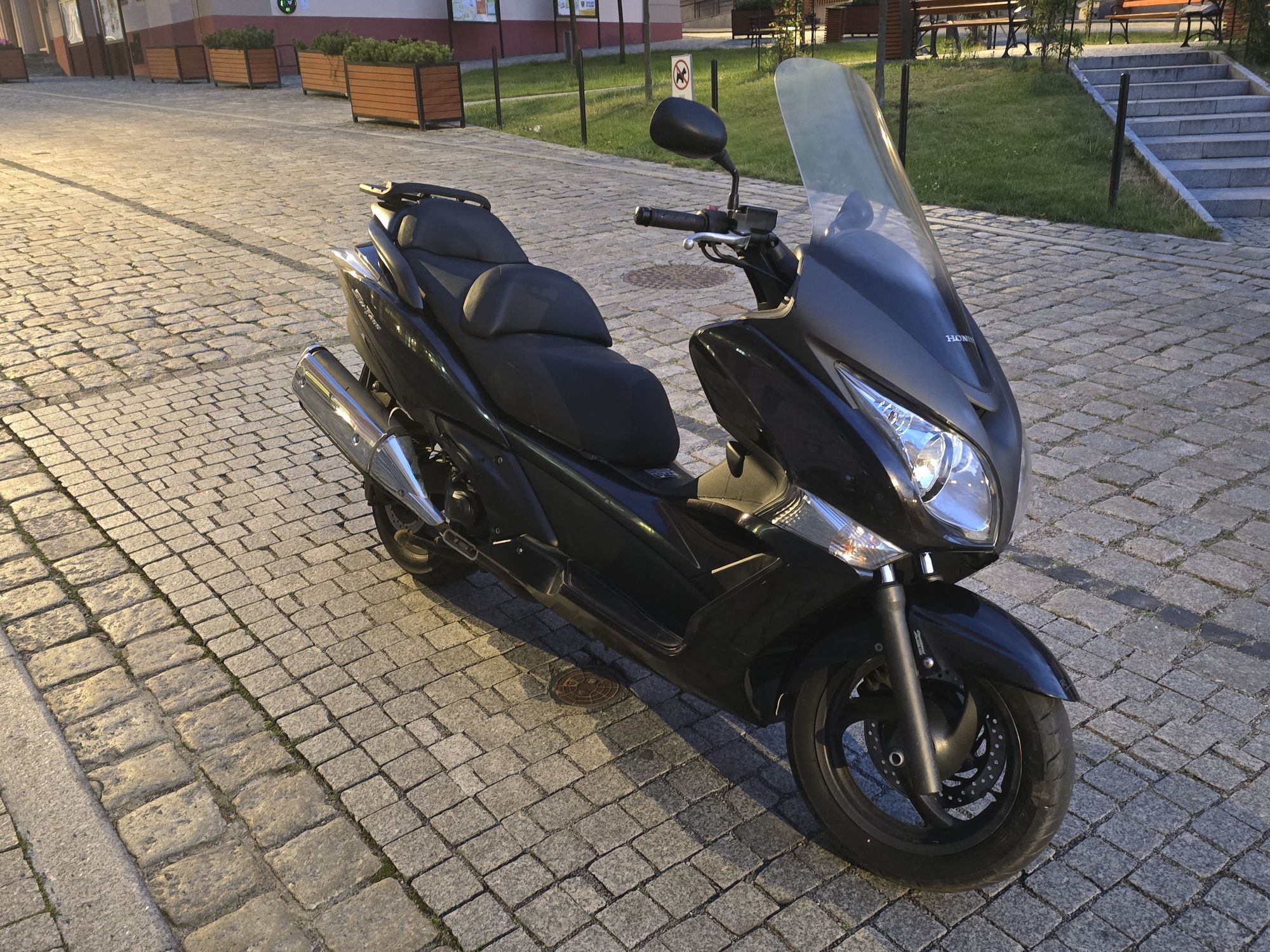 Honda Silver Wing FJS