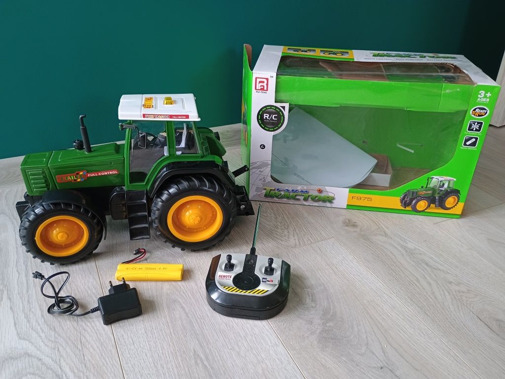 Traktor zdalnie sterowany