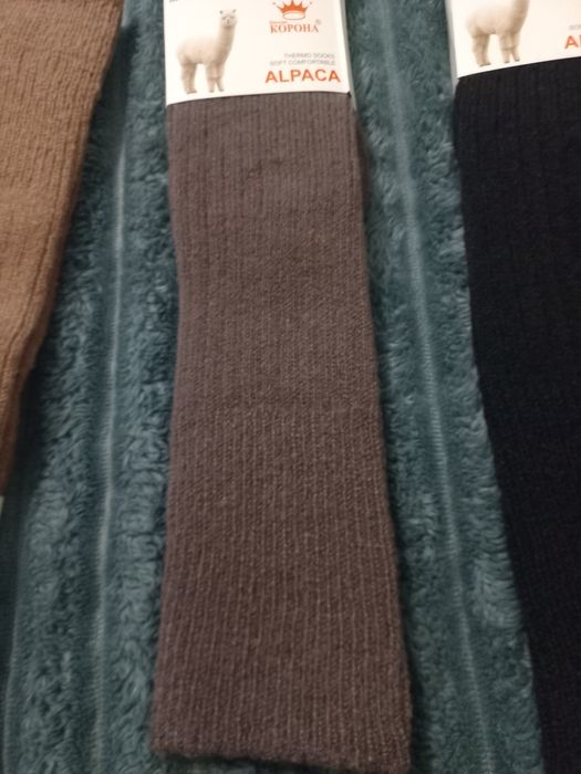 Теплі підколінники/гольфы із шерсті альпаки, білі і різнокольорві .
