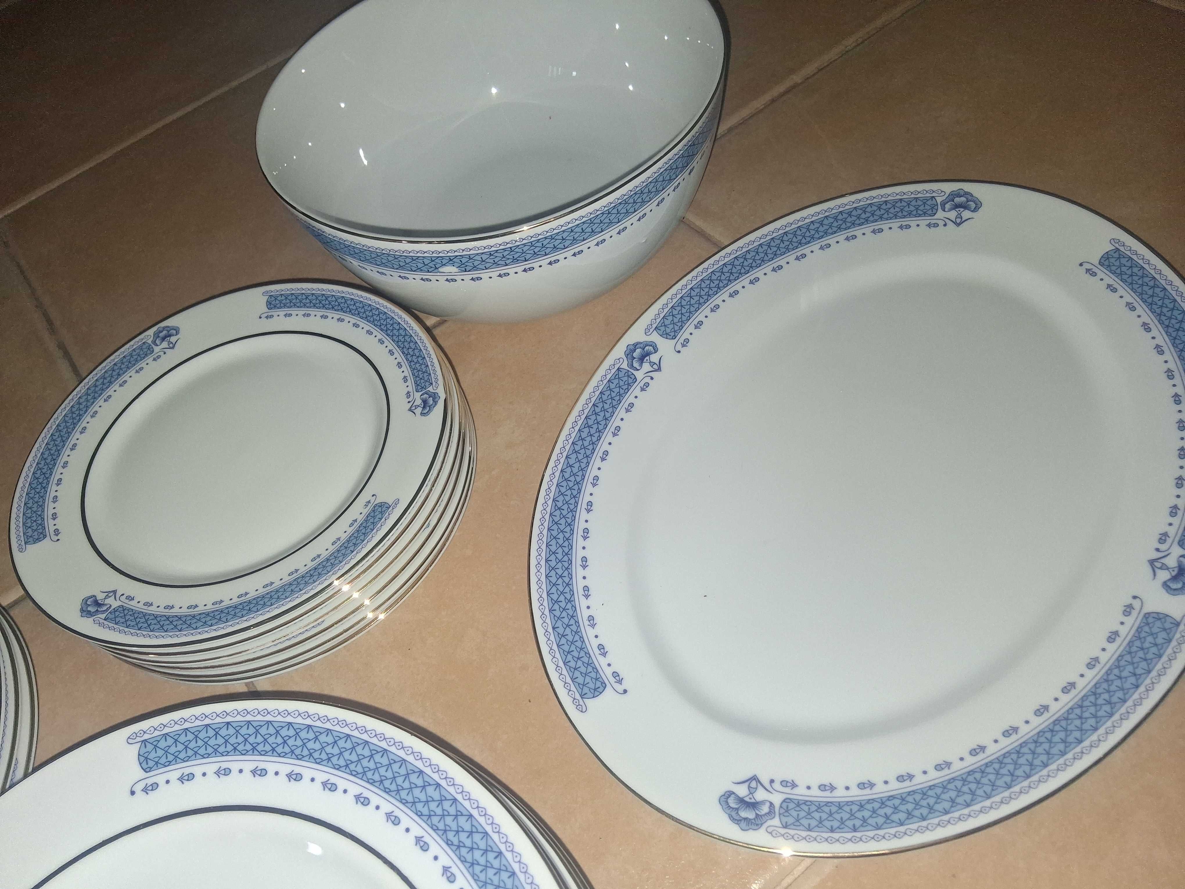 Conjunto de loiça,  porcelana