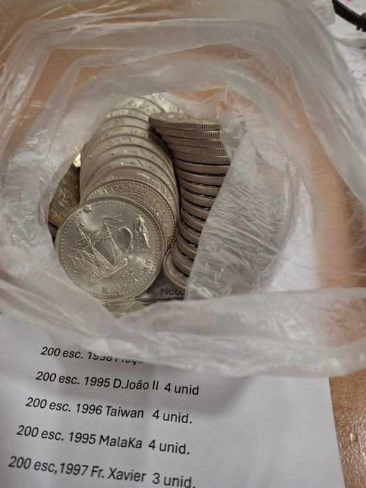 Moedas de 200 Esc. (Lote de 35 unid,)